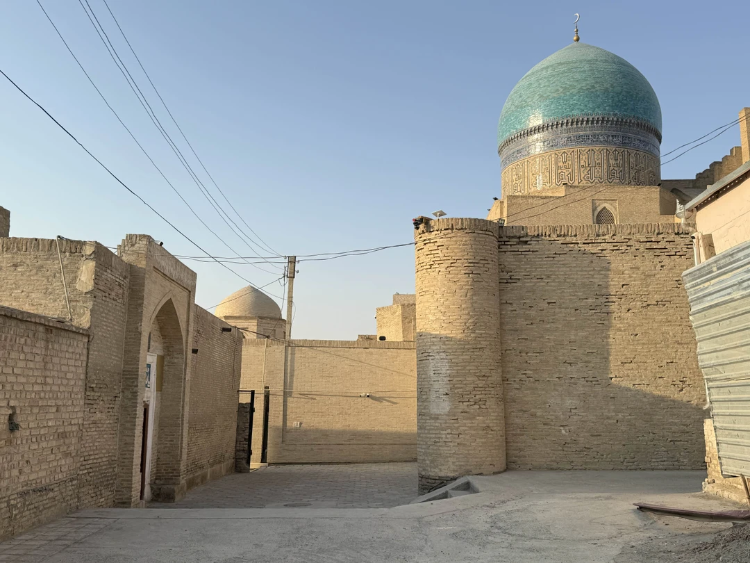 Армен, большое спасибо Вам за замечательную экскурсию по Бухаре! С Вами было очень комфортно, Вы очень