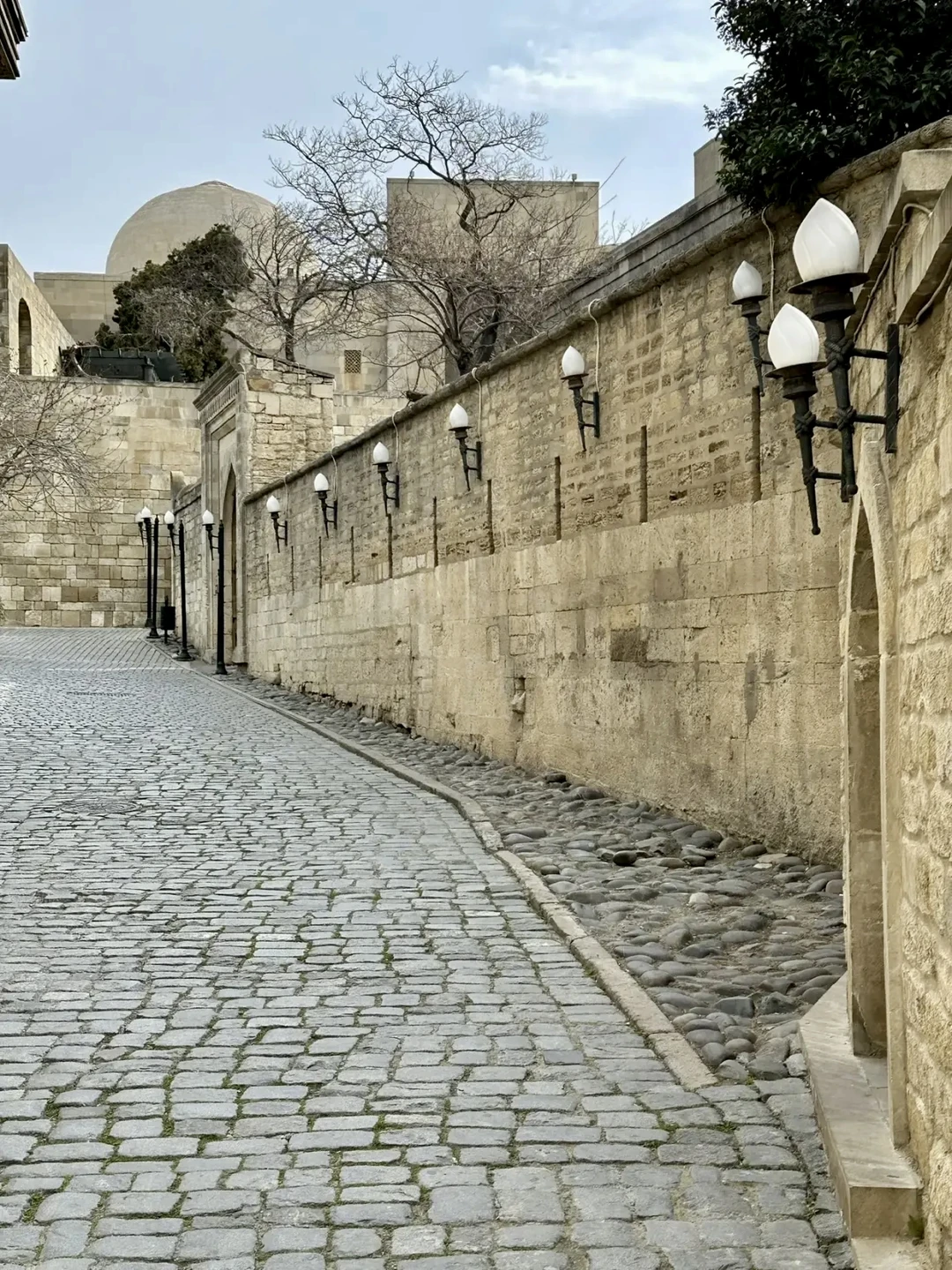 Наш гид Орхан - интереснейший человек. Он провел для нас отличную экскурсию. Мы узнали о ключевых