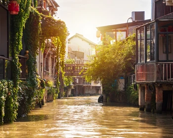 Водный город Чжуцзяцзяо и огни ночного Шанхая