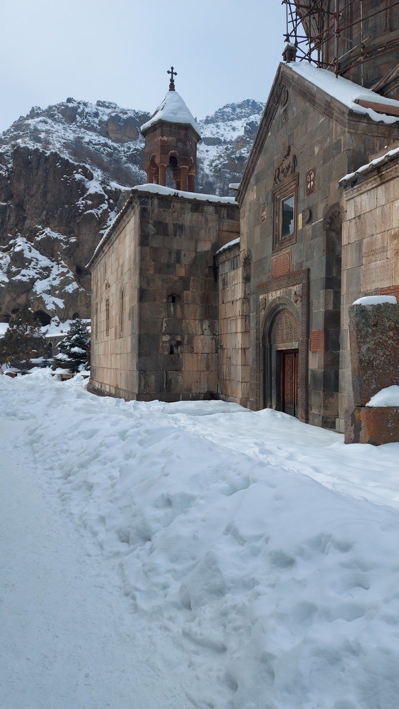 Были в Январе. Тепло и снежно. Экскурсия насыщенная. Все рассказали, вкусно накормили. Цены очень приемлемые. За