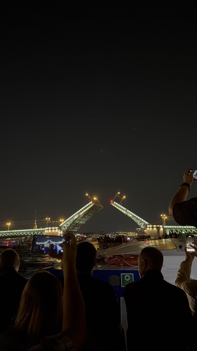 Водная прогулка с аудиогидом на развод мостов (Екатерина)