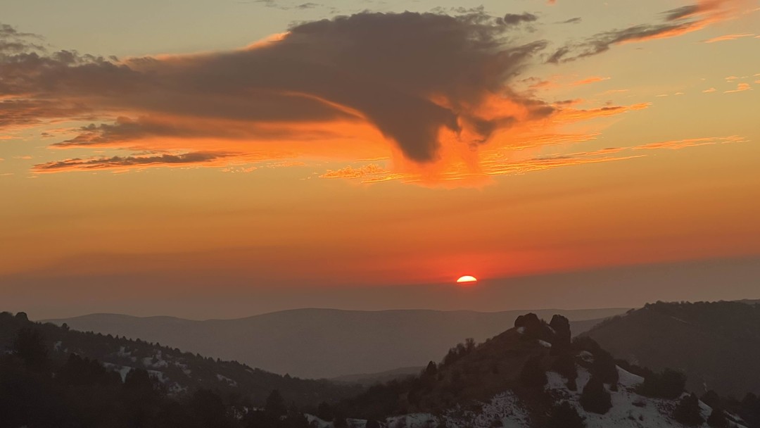 Спасибо большое за чудесную поездку в горы, отдохнула всей душой и налюбовалась красотой природы. Игорь отличный