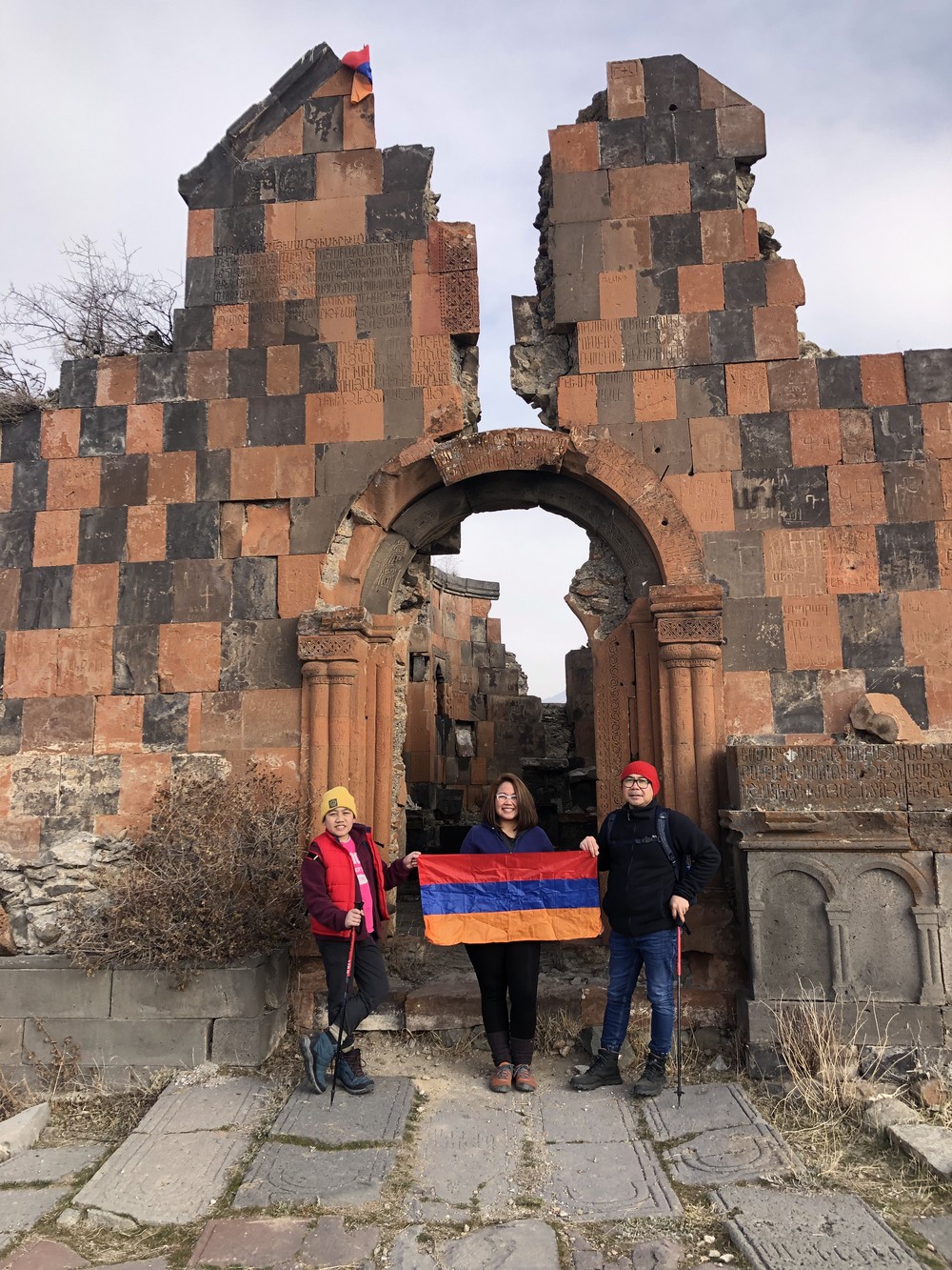 Пешком к заброшенному монастырю Авуц Тар — из Еревана (7/18)