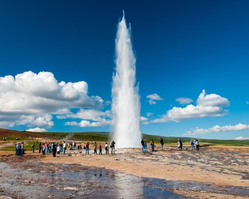 Гейзер и водопады