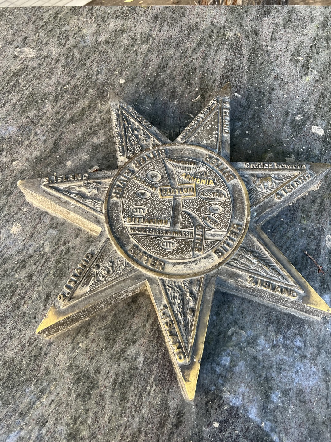 Экскурсия очень понравилась. Гид в легкой дружеской форме провел всю экскурсию. Было ощущение, что мы давние