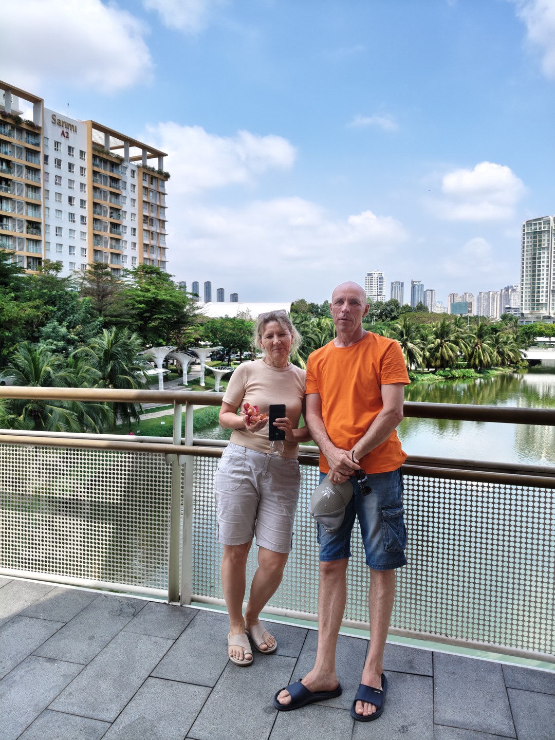 Экскурсия прошла отлично. Ирина профессионал своего дела. Легко пообщались, очень довольны!