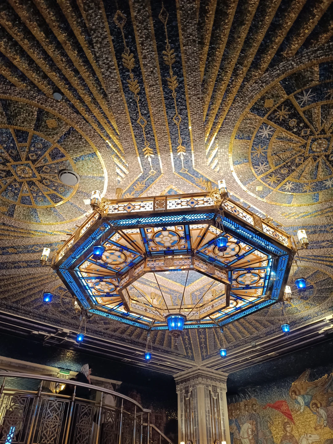 Прекрасная, познавательная экскурсия. Потрясающее место, современное. Рекомендую для посещения с детьми. Много интерактива, фотозон, интересно современным