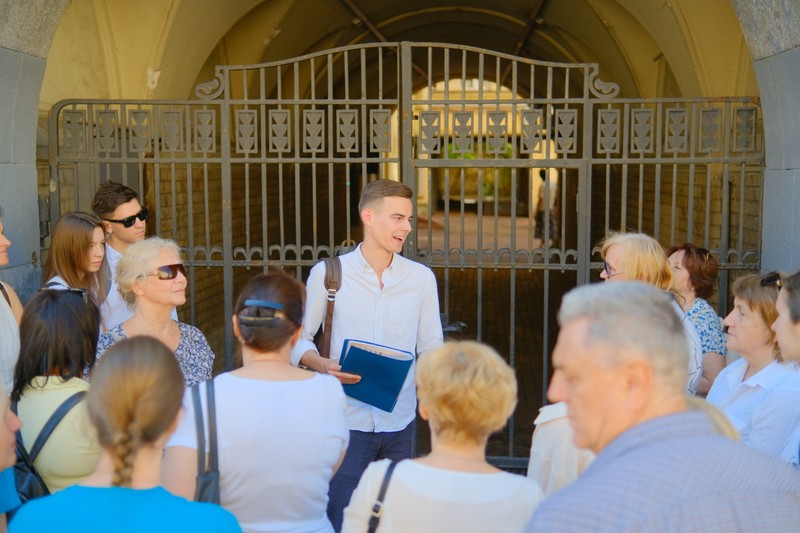 Невский проспект в дни революции