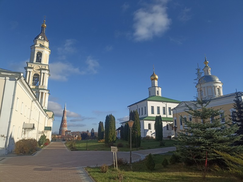 Старо-Голутвин монастырь с православным гидом
