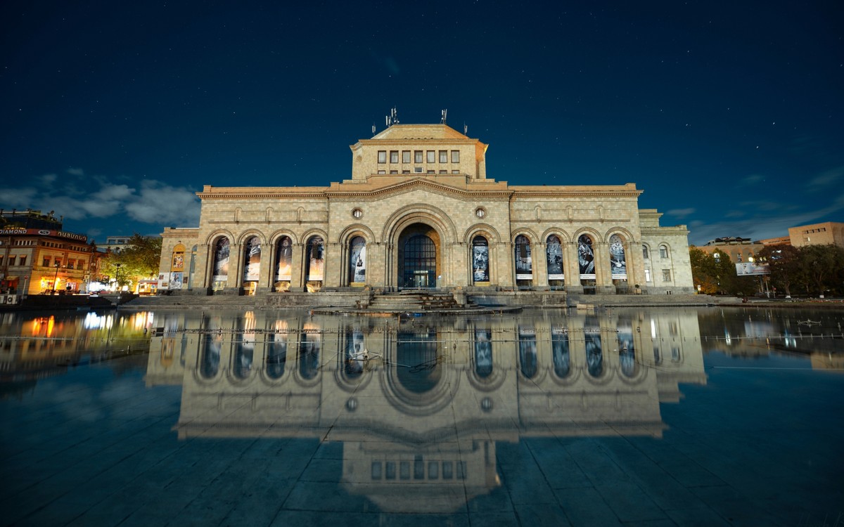 Фото Обаяние столиц: Ереван и Тбилиси