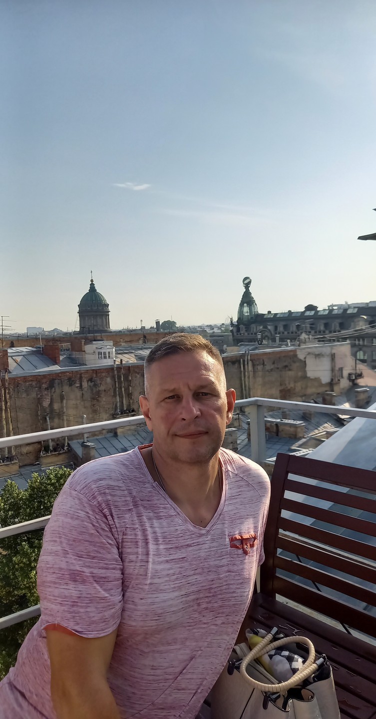 Открывая Петербург: витражи парадных, лабиринты дворов и романтика крыш (Марина)
