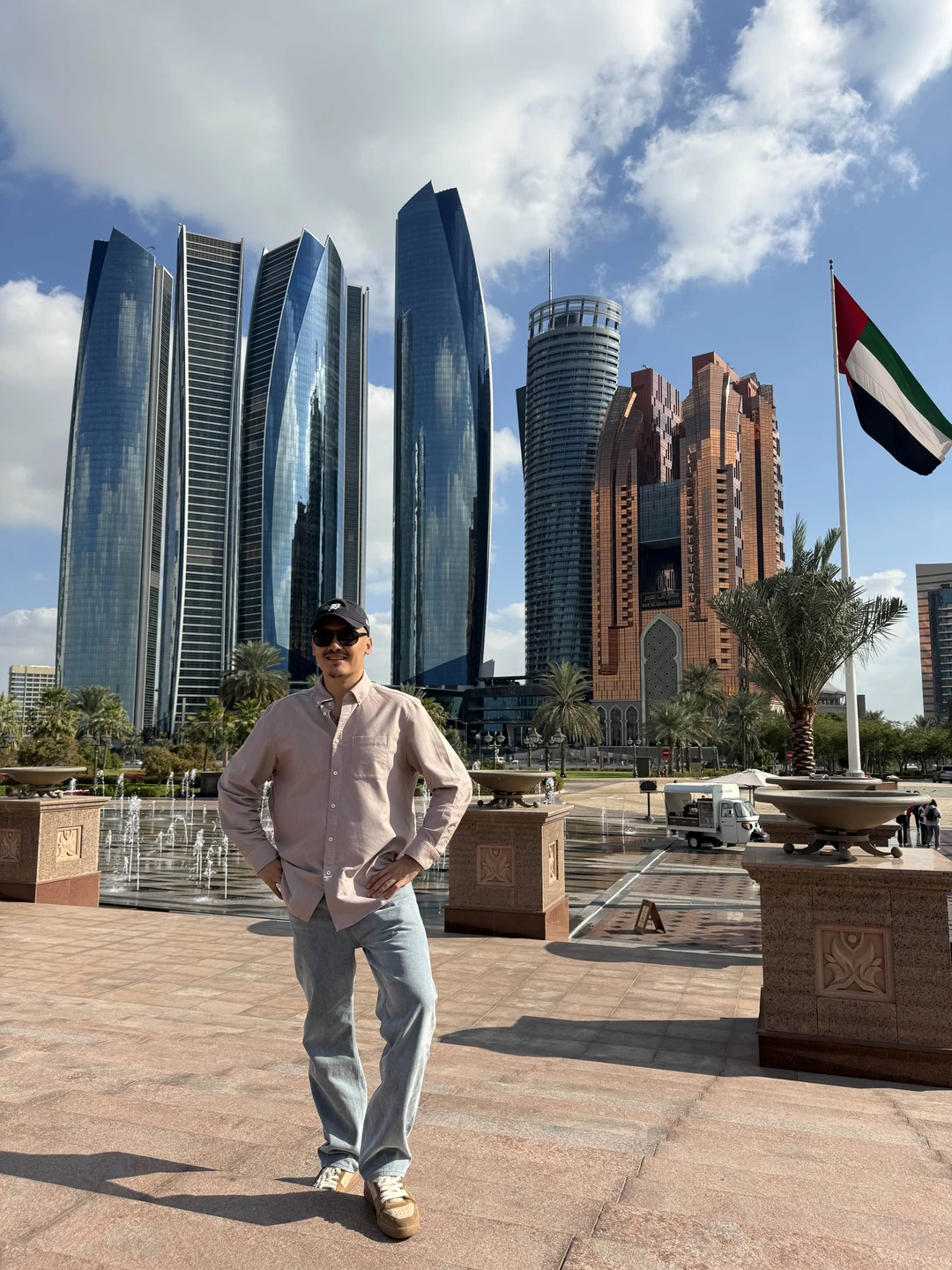 Замечательный человек и гид! Провел очень интересную экскурсию знакомство с Абу-Даби. Учел мои пожелания, рекомендую 👍