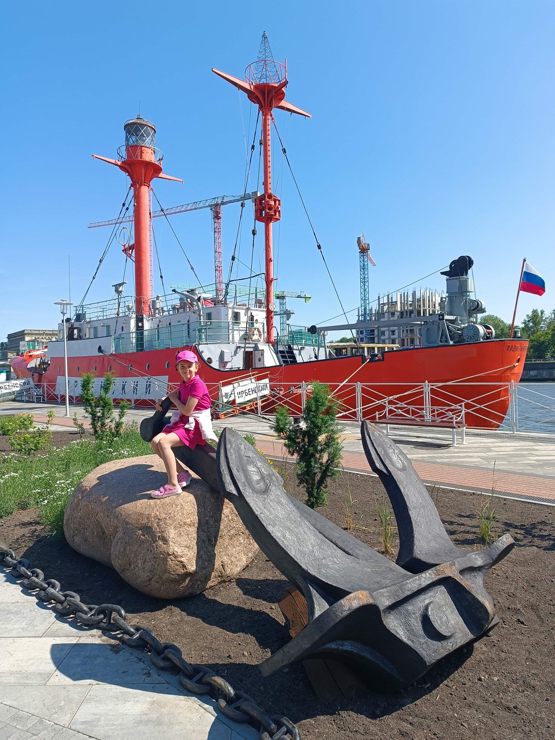 Людмила, огромное спасибо за экскурсию! 2 часа пролетели незаметно! Легкая, не отягощенная лишней информацией ОЗНАКОМИТЕЛЬНАЯ экскурсия