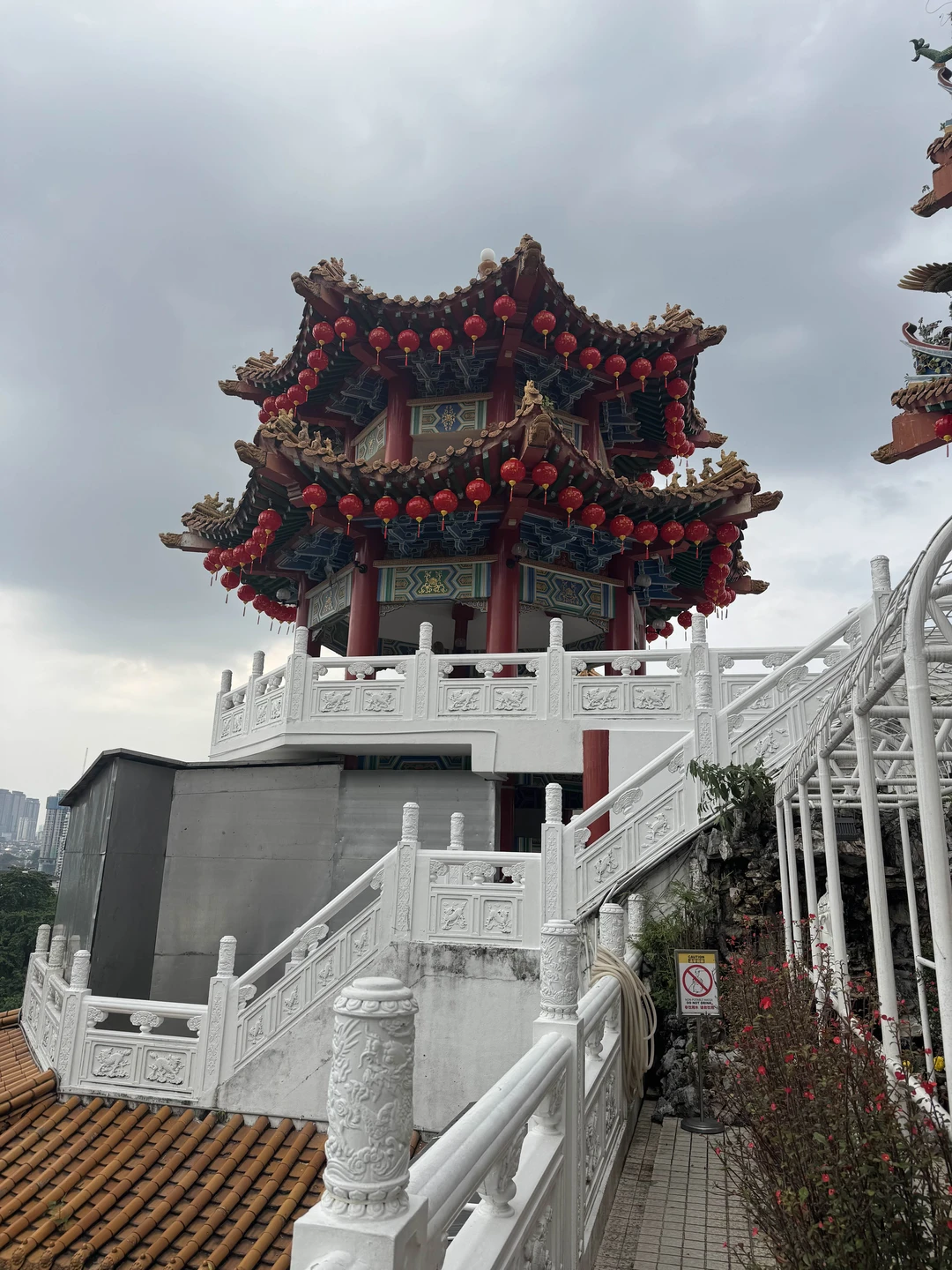 Дана, большая молодец, благодарим за знакомство с Малайзией, интересная подача информации, чуткость, забота. Обязательно рекомендуем!!!