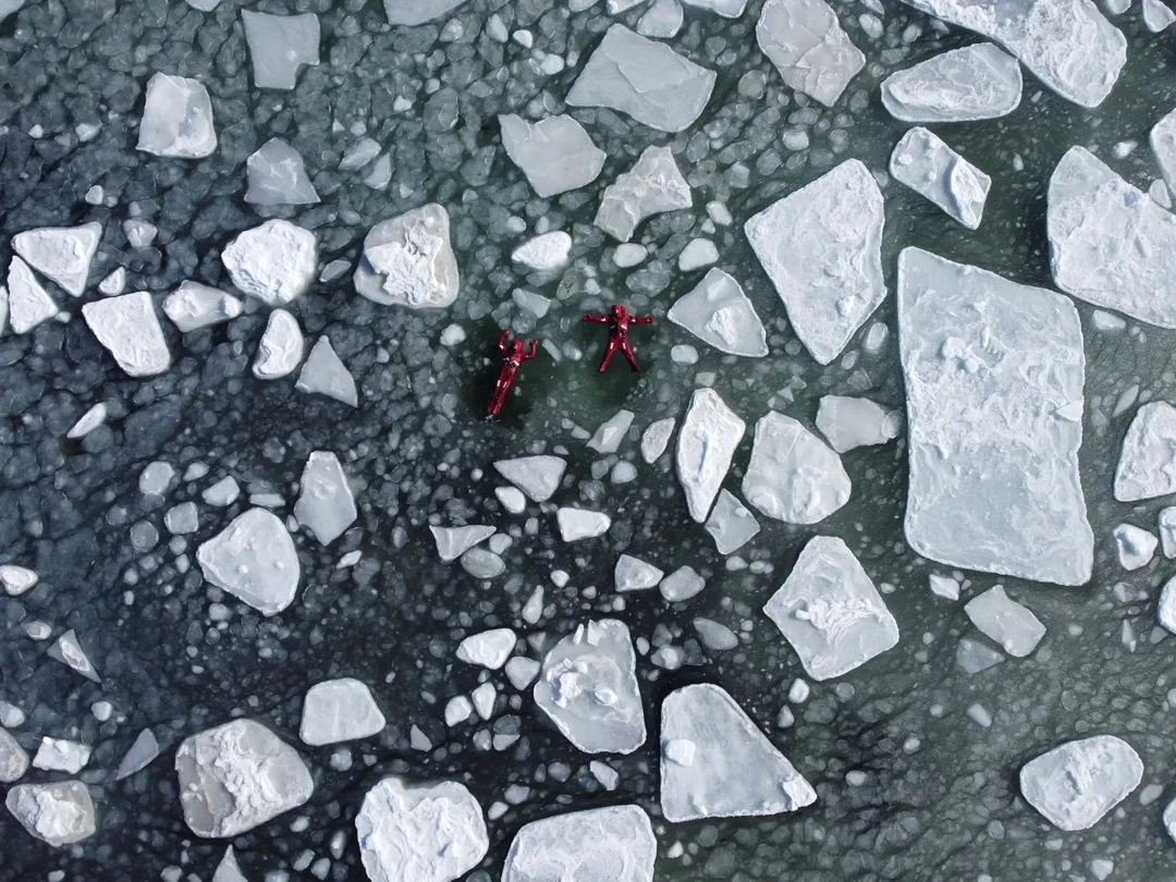 Искали интересную экскурсию во Владивостоке и наткнулись на Айс флотинг. Красивые фотографии, интересный формат, решили попробывать:)
