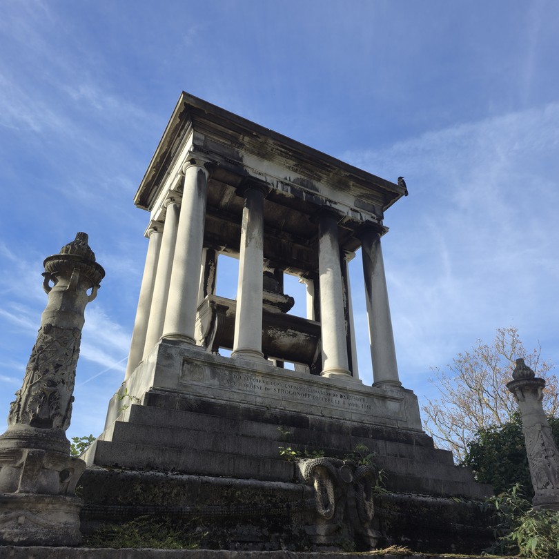 Огромное, мерси Катарине! Прогулка по кладбищу Пер Лашез, была на высоте. Увидели и услышали, много интересного!