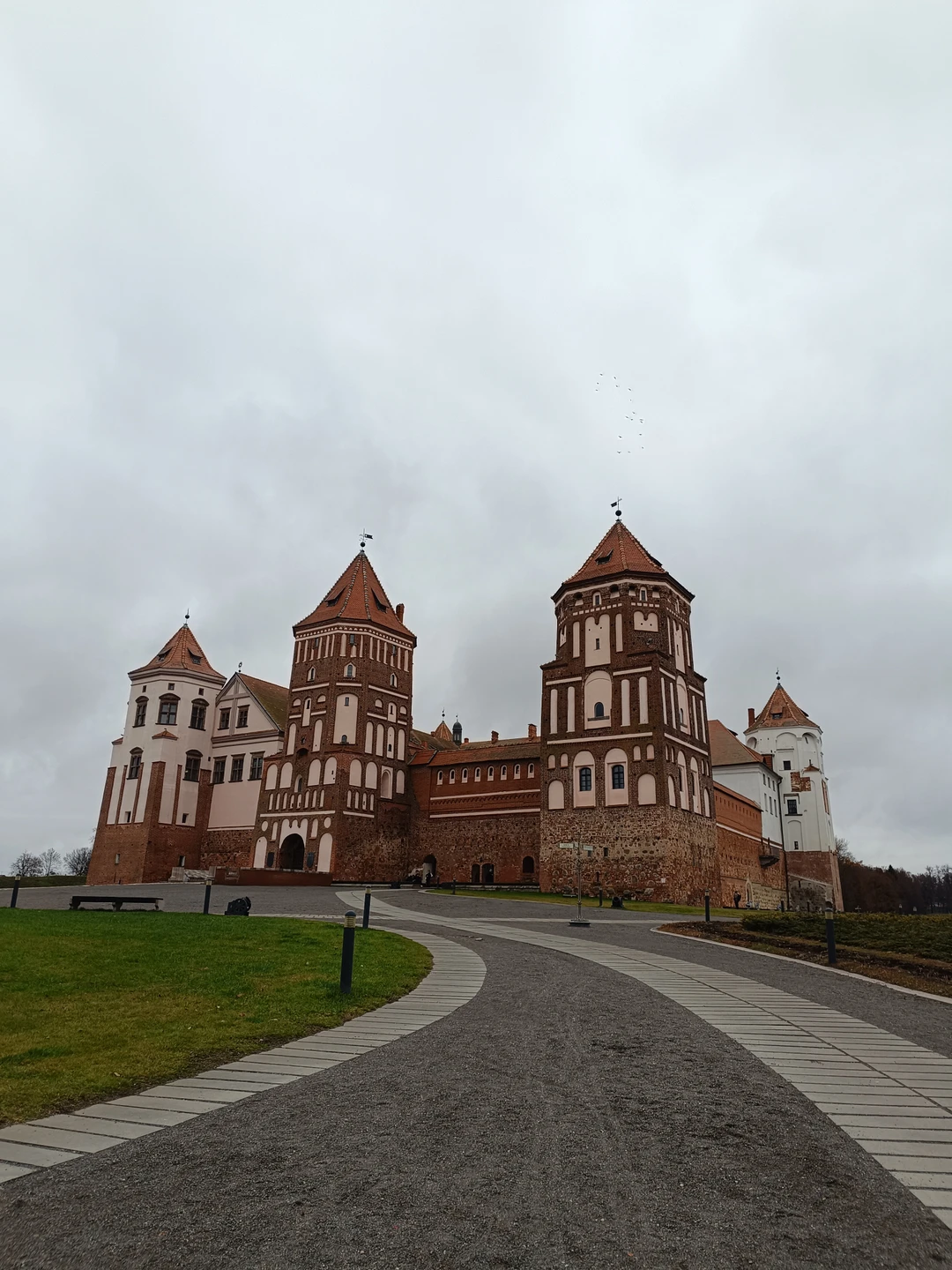 Замки Беларуси: групповая экскурсия в Мир и Несвиж из Минска (Алла)