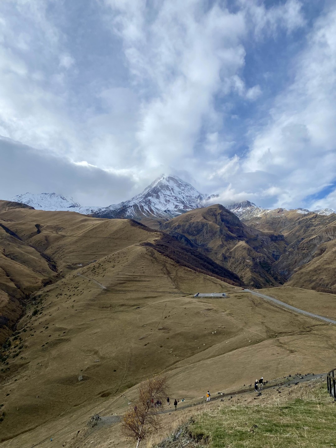 Казбек из Тбилиси: целебные травертины и волшебство горной долины (Виктория)