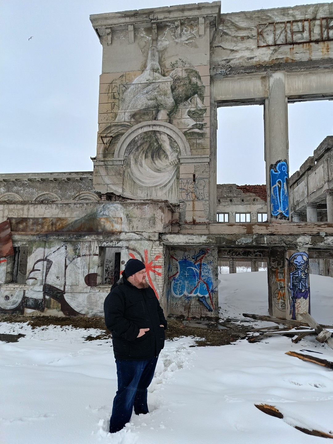 Были на экскурсии 21 мая. Глеб - очень хороший рассказчик, слушать его было интересно. Посетили все