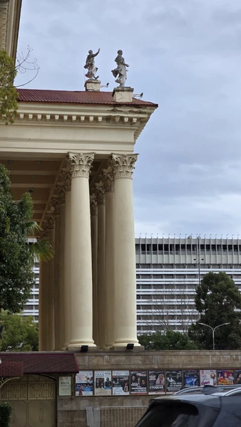 Прекрасная экскурсия, замечательно провели время. Виктория сильно в материале, отвечала на многие вопросы с нашей стороны