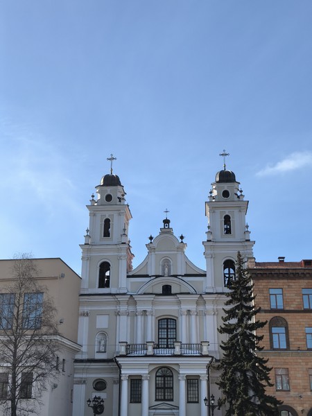 Побывали вместе с подругой на экскурсии. Экскурсовод Сергей прикольный (лучше прилагательное не подобрать). Сразу видно человек