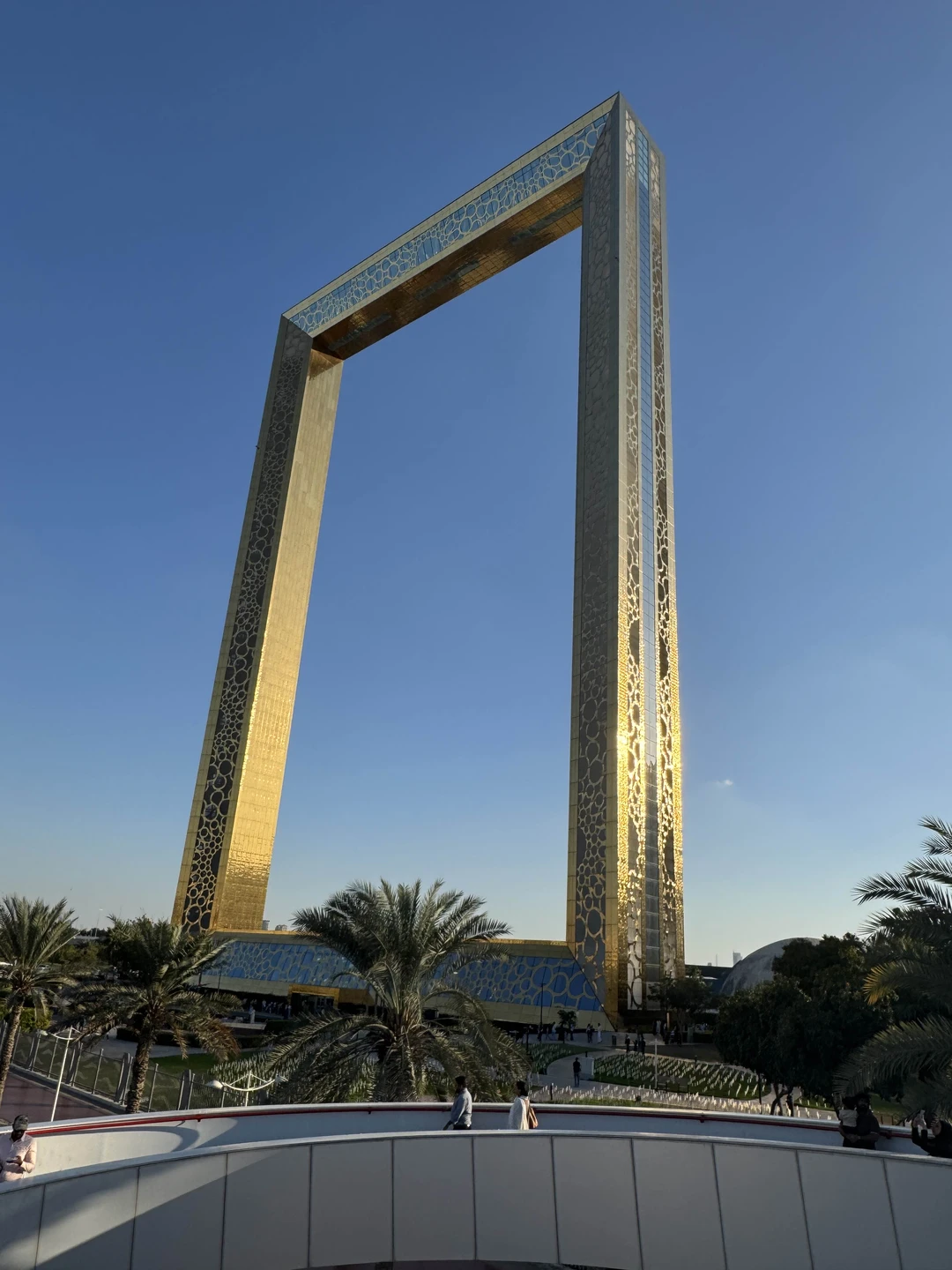 Мы остались очень довольны. Экскурсия превзошла наши ожидания. У нас был очень профессиональный гид Амир