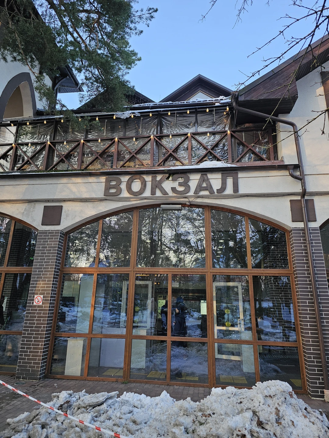 Посетили интересный музей янтаря, бухту (благо с погодой повезло) и прекрасный город-курорт Светлогорск с его разнообразными