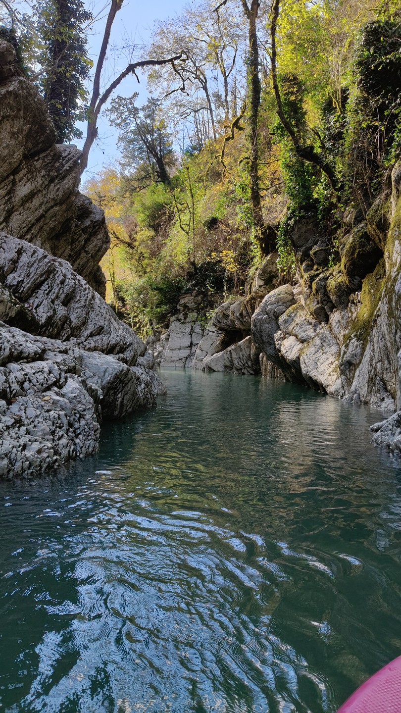 Посещали каньон с Евгением ранненоябрьским утром. Каньон нереальной красоты! Ни одна фотка не передаёт то, что
