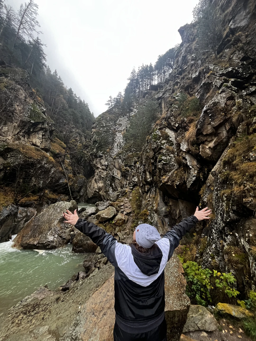 На джипе к Эльбрусу: Гижгит, поляна Азау и поляна Нарзанов (Наталья)