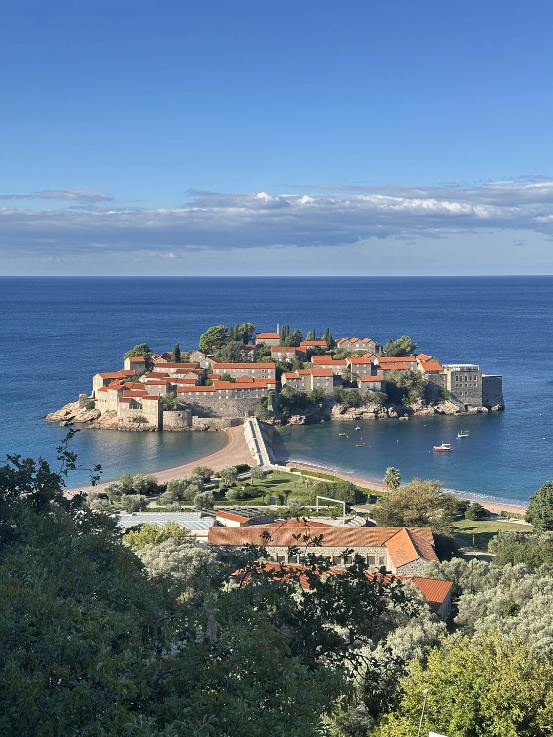 Отличная экскурсия, мы были в таком восторге что поехали с Иваном ещё и на следующий день