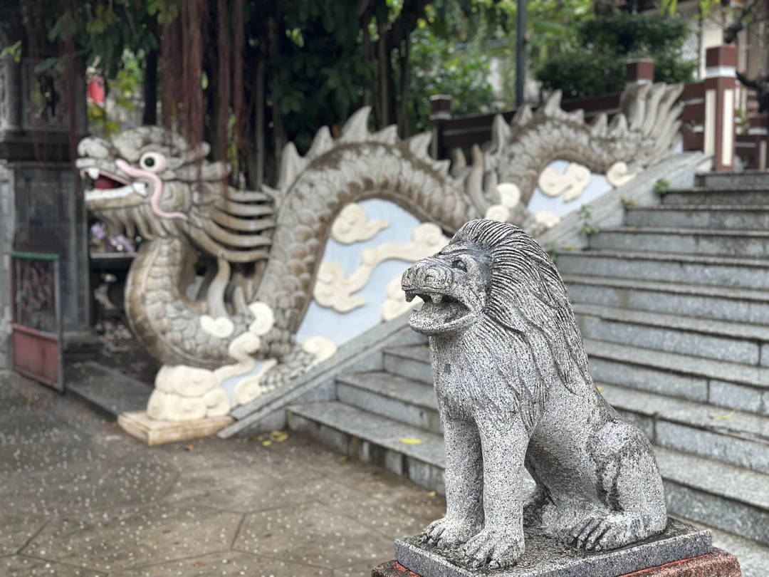 Прекрасная экскурсия с гидом Юлией. Очень позитивная, отлично знающая историю Вьетнама. Влюбленная в эту страну. Грамотно