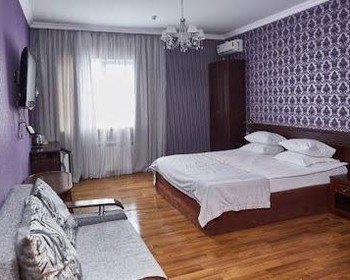 Архыз, древний храм, обсерватория и национальный обед