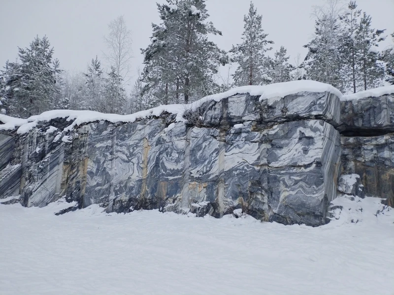 Отличная экскурсия. Много интересной информации, посетили несколько необычных мест. Особенно вдохновил зимний лес. Спасибо, Ярослав!