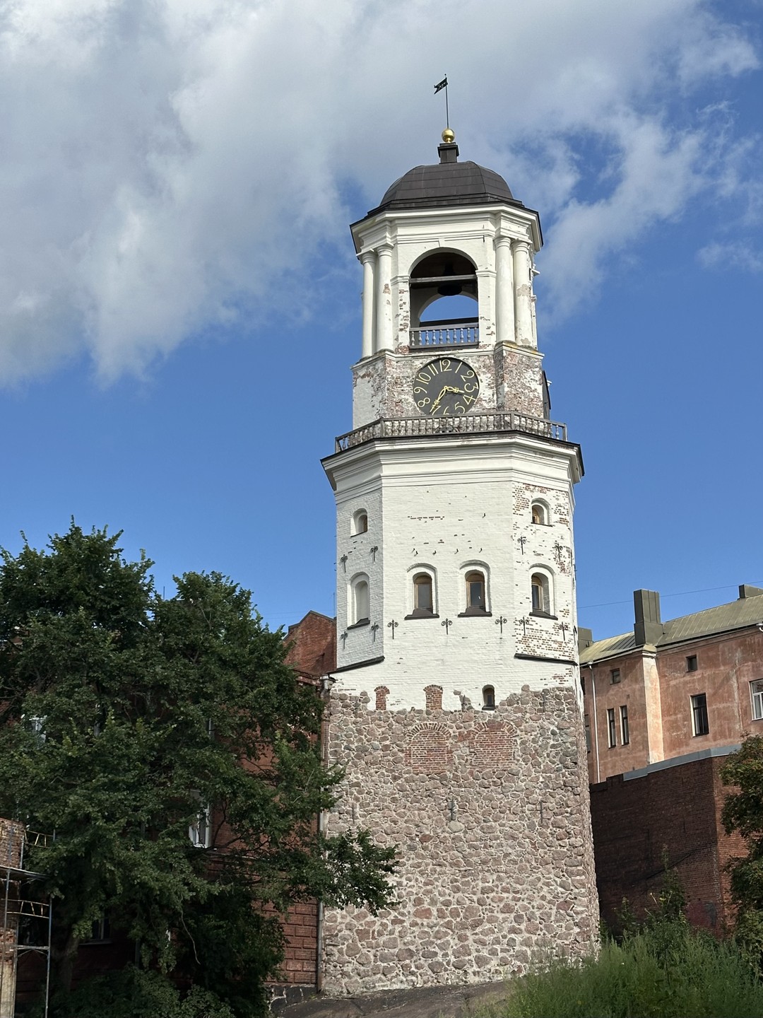 Из Петербурга в Выборг: поездка с краеведом (Юлия)