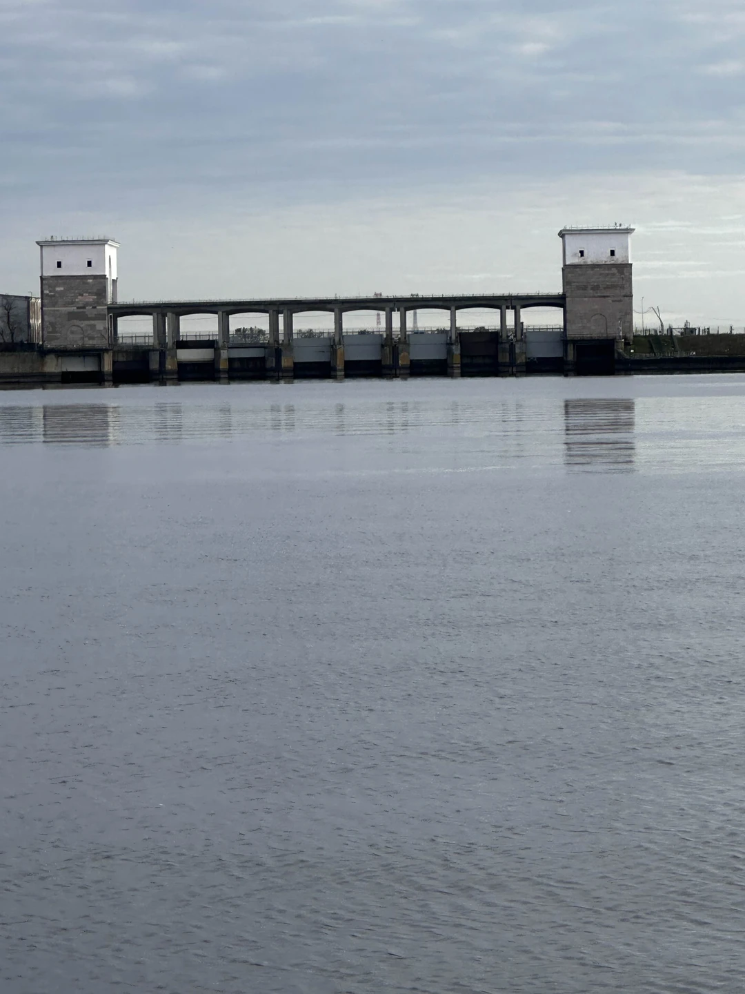 Отличная прогулка, посмотрели монумент мать Волга, услышали про корабли, про рыбу, надо сказать что нам очень