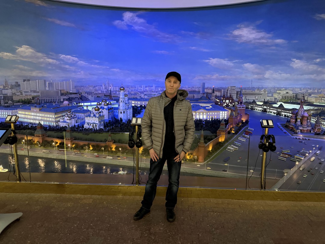 Дмитрий превзошел все мои ожидания! Это была лучшая экскурсия которую я только мог представить. С первой