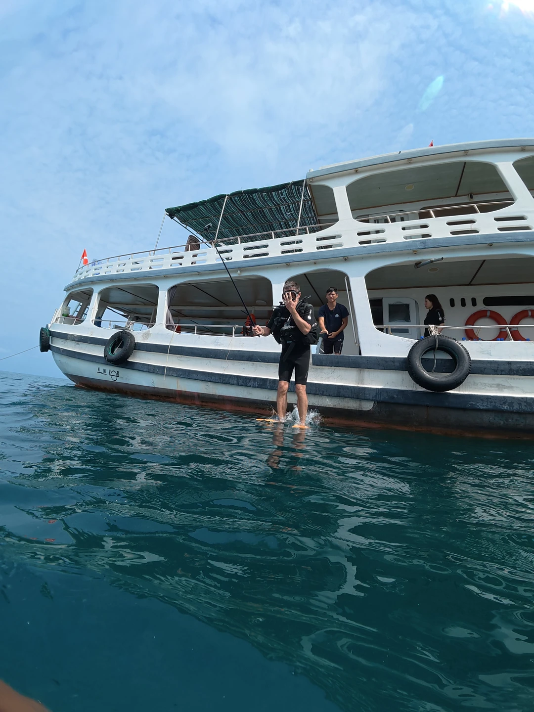 На Фукуоке ничего интересного рядом с отелем не увидеть. Чтобы увидеть подводный мир надо плыть на