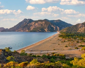 Практика, поход к гроту, купание и пикник, подъём на Янарташ
