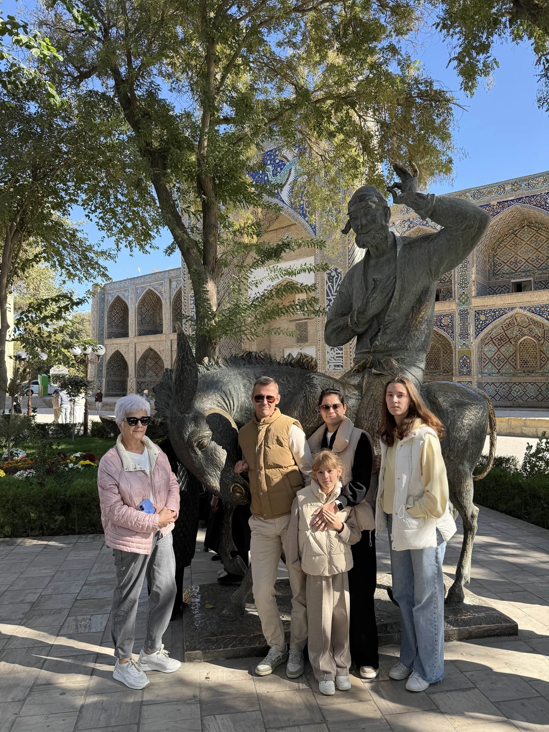 Хотим выразить благодарность от всей нашей семьи Зарине и ее команде! Наша чудесная экскурсия состоялась только