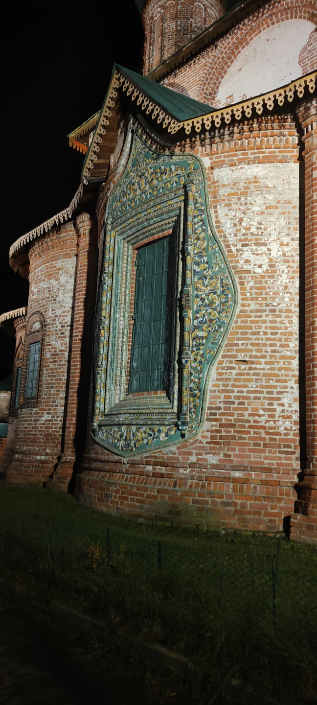 Мы очень редко бываем на экскурсиях,но в Ярославле захотелось именно индивидуальную прогулку по городу,было очень здорово,приятная