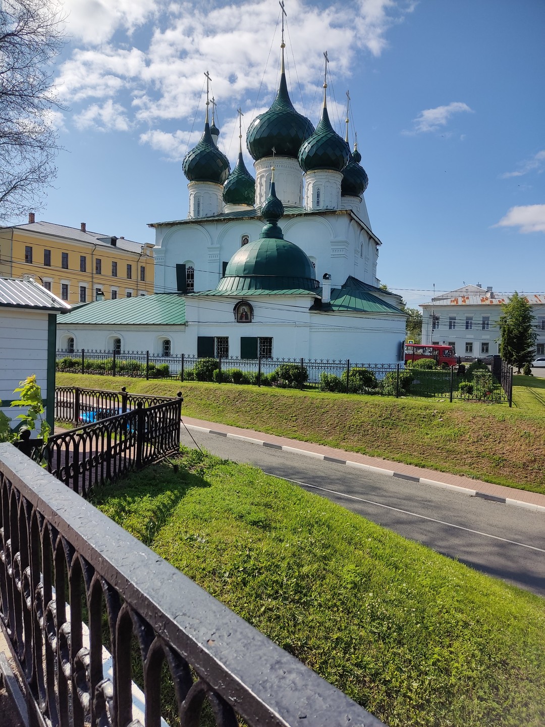 Замечательная и душевная получилась экскурсия, гид Жанна очень интересно рассказывала о городе, 1,5 часа прошли как по щелчку пальцев, увлекательно и
