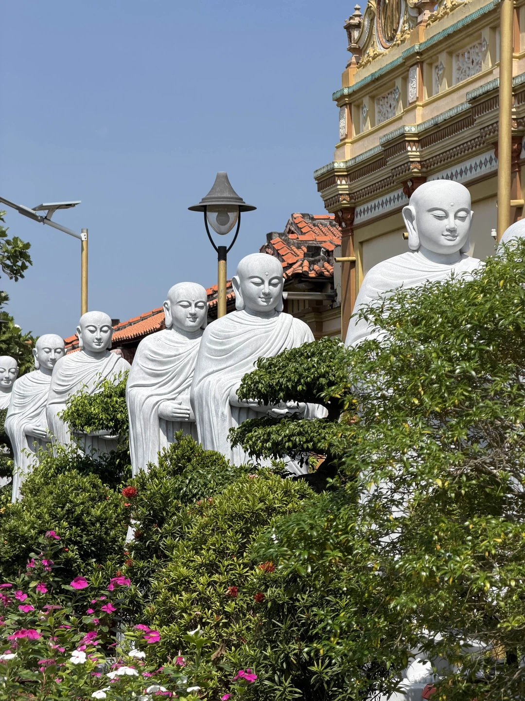 Спасибо за комфортную поездку. Рады, что выбрали формат именно двух локаций за один день: дельта реки Меконг + Хошимин