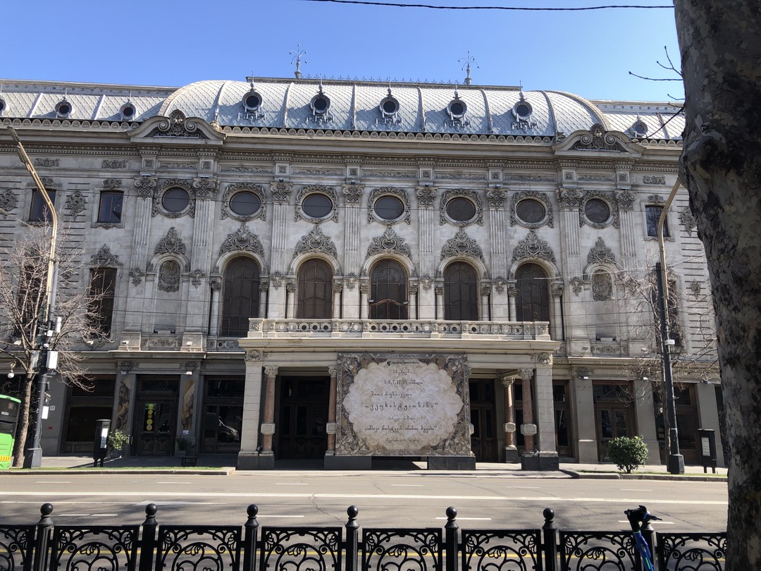 Сегодня были на обзорной супер экскурсии по Тбилиси! Маршрут был живописный и архитектурно насыщенный. Понравился архитектурный