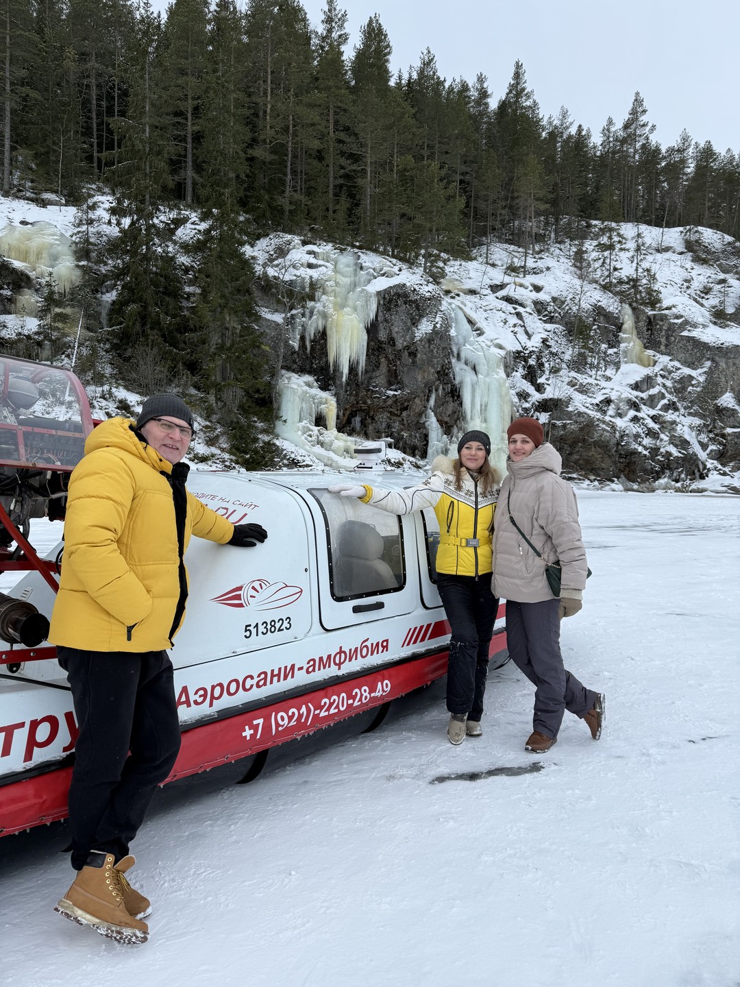 Остались очень довольны поездкой по Ладожскому озеру на аэролодке! Она даже превзошла наши ожидания. Посетили много