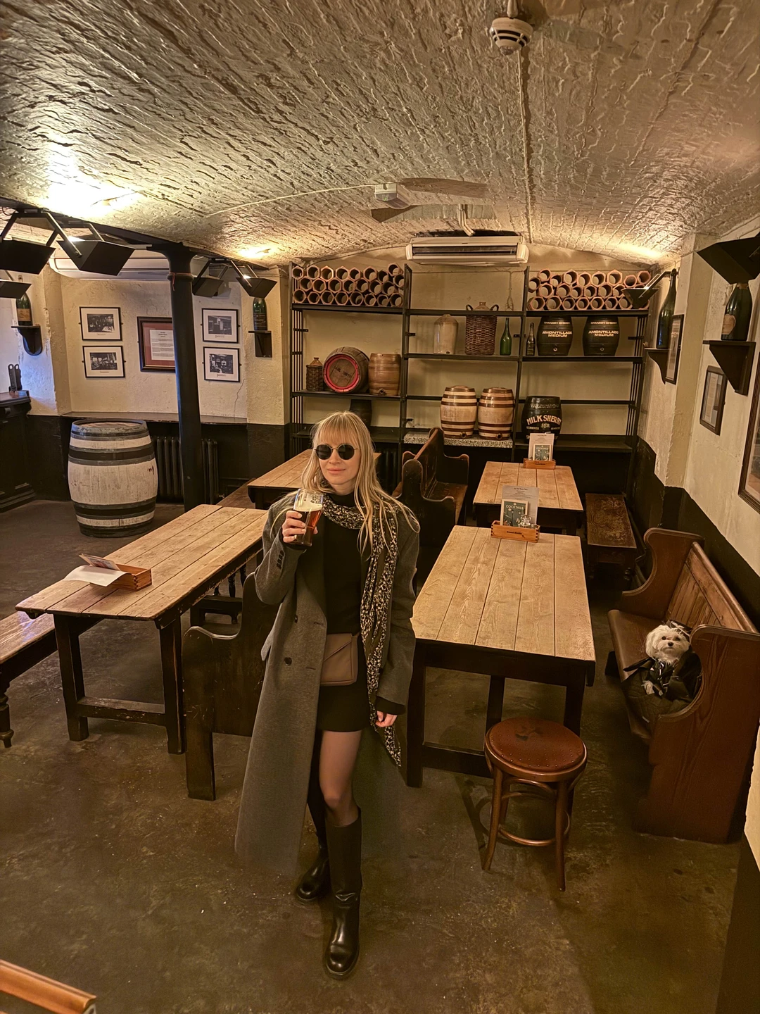 Хотим поделиться впечатлениями о нашей экскурсии по пабам. В первую очередь хочется отметить Влада воспитанный, начитанный