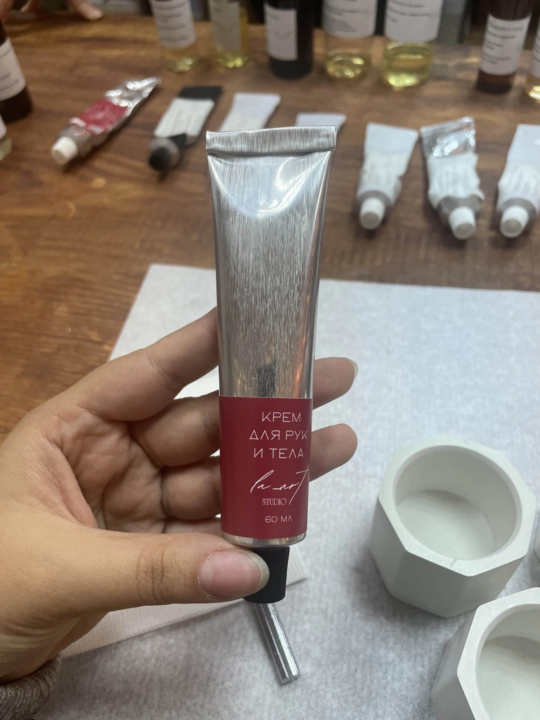 Замечательный мастер-класс. Все подробно объясняют и рассказывают. Долго подбирала аромат, попала в точку - получила именно то, что хотела