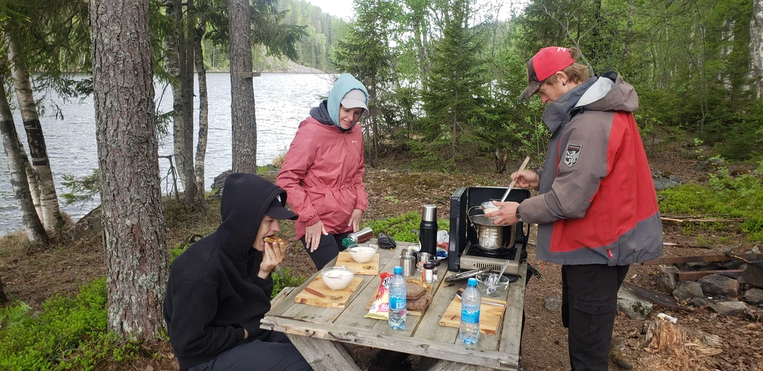 Положительные впечатления остались от похода и каякинга. У Ивана продуманная индивидуальная программа похода и хорошие организаторские