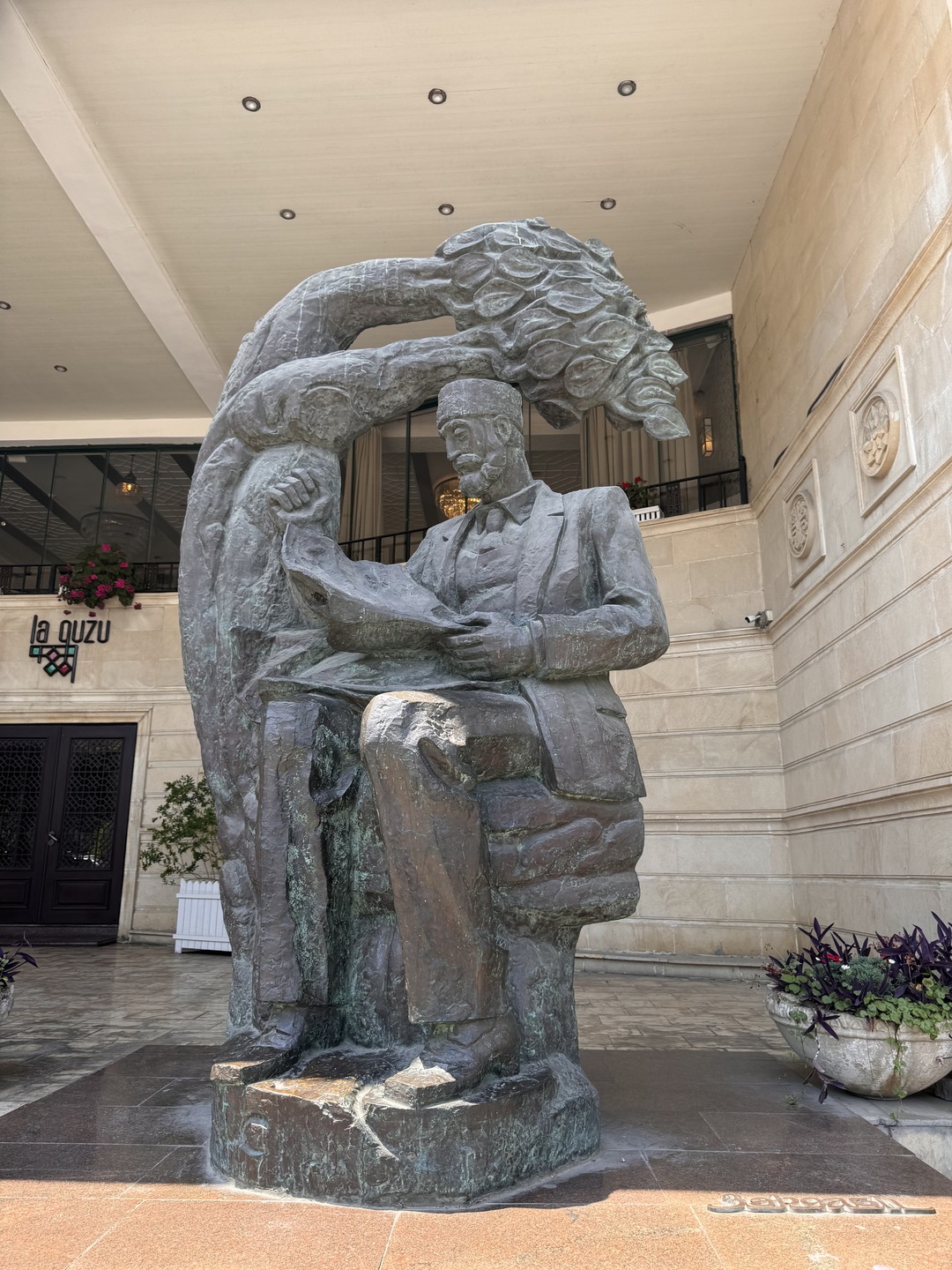 Отличная насыщенная экскурсия почти на весь день 👍 обошли весь старый город пешком и посмотрели на