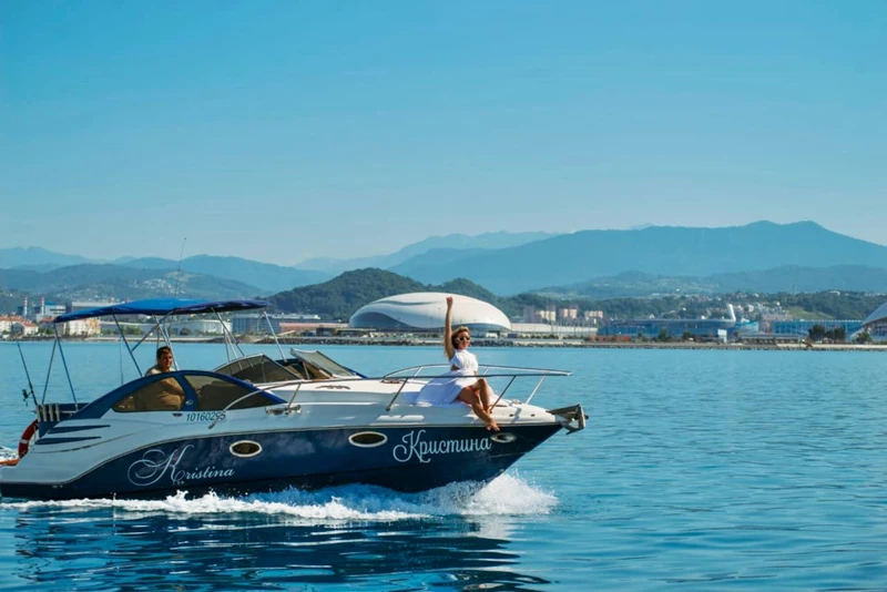 Прогулка на яхте Velvette 29 в Адлере