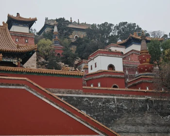 Летний дворец, театр, здание «Яйцо»